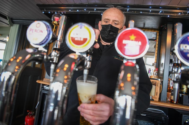 All rules are being lifted on pubs on July 19, meaning the table service mandate is being scrapped. So you will be able to order drinks at the bar once again. Picture: Finnbarr Webster/ Getty Images