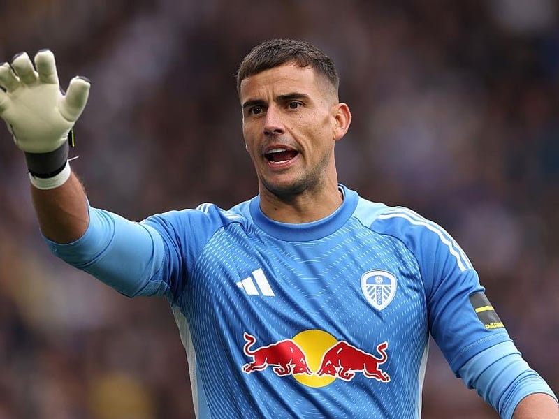 Farke said on Darlow on Thursday: "Last week he had problems with his adductor. He missed team training last week and was not able to travel. Seems to be sorted so I hope he’s available for this game. Was just due to a small injury, back in training today."