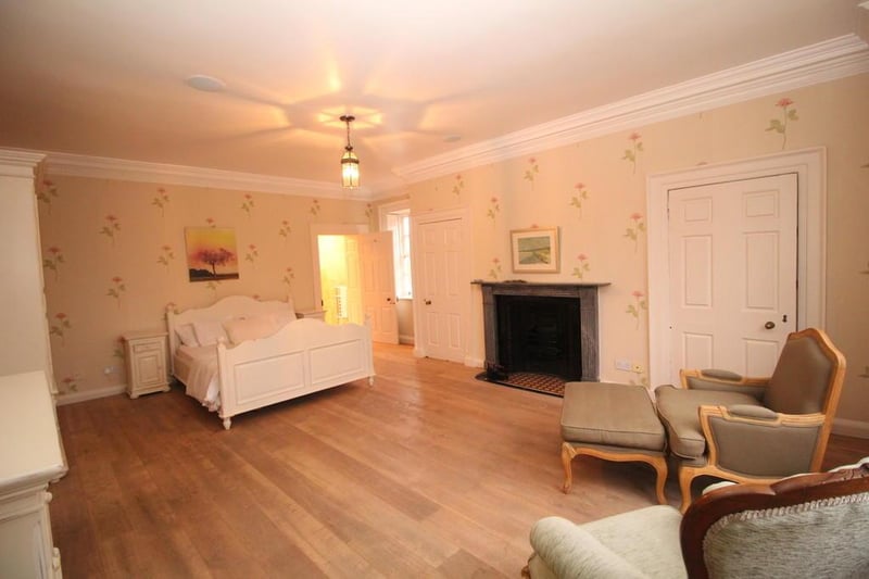 The two sizeable bedrooms on the first floor benefit from en-suite bathrooms and a Jack and Jill dressing room in between. 

Photo: Rightmove
