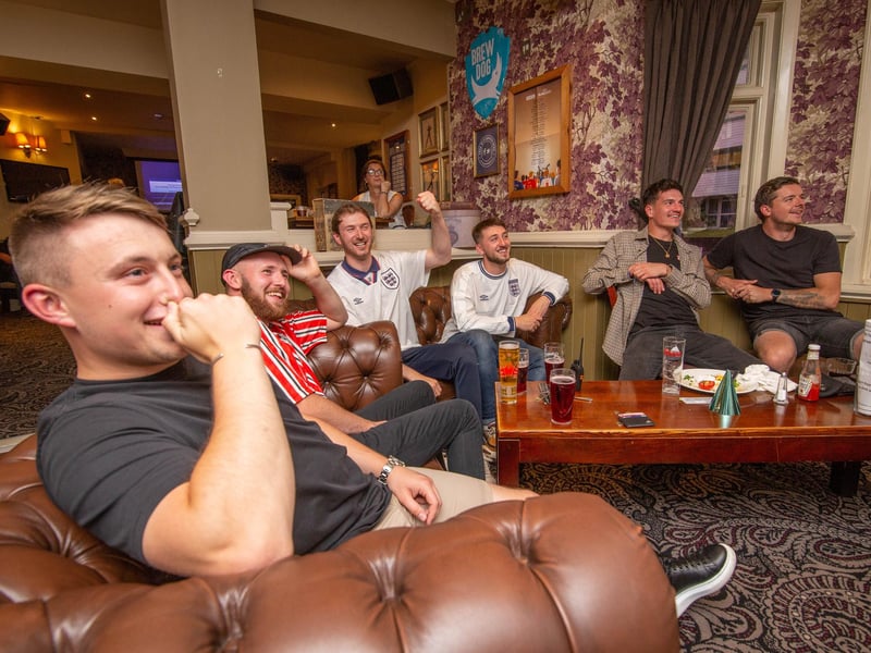 Fans at The Red Lion, Cosham. Picture: Habibur Rahman