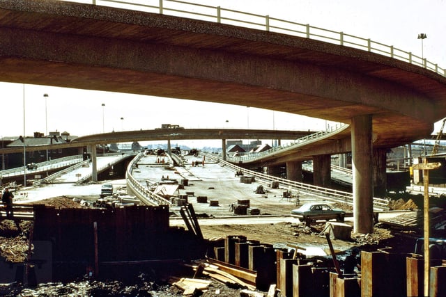 Last year, The Glasgow Motorway Archive in collaboration with Transport Scotland, released a number of previously unseen photos of the Kingston Bridge from the late 1960s and early 1970s, including this one of its construction.