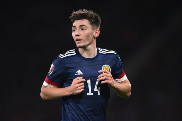 Kevin Phillips has urged Chelsea midfielder Billy Gilmour to end his Norwich City loan early so that he can join Leeds United in January. (Football Insider)
 
(Photo by Stu Forster/Getty Images)