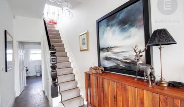 While entrance hallways are not the most exciting part of a house, it is an area of the home that can be brilliant for storage or even have a strong decorative aspect.
