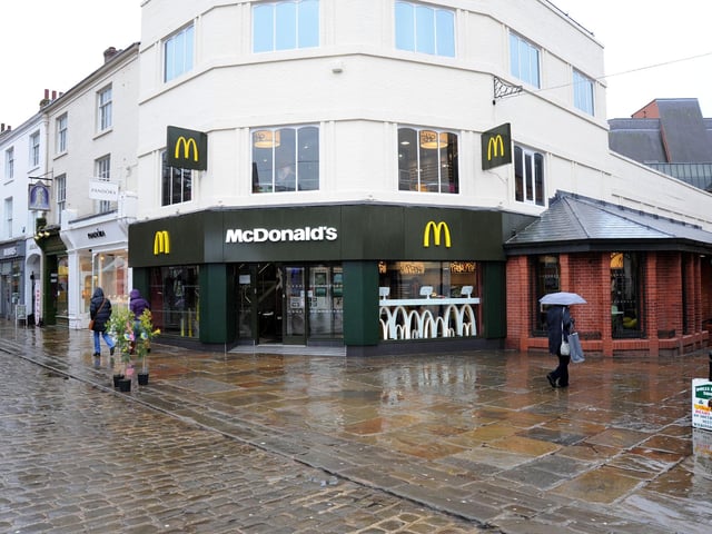 This McDonald's restaurant has a 3.8 star rating on Google based on 957 reviews.