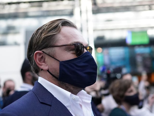 Leonardo DiCaprio arriving on day three of COP26.