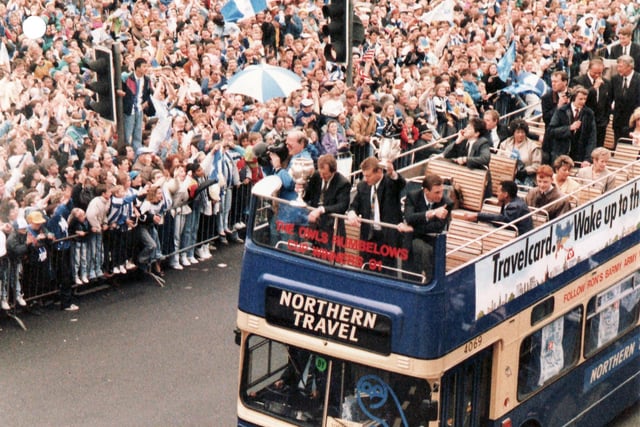 Rumbelows Cup - Sheffield Wednesday v Manchester United - 21 April 1991
Players return
Bus