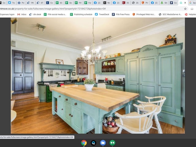 A delightful kitchen area with breakfast bar.