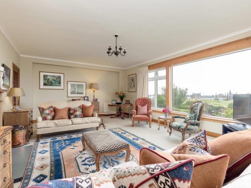 Drawing room.