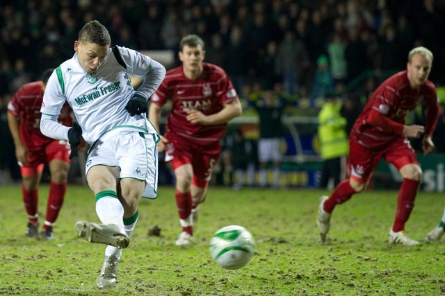 2-0 down at home after 34 minutes, Hibs pulled one back through Anthony Stokes five minutes after the interval and Moroccan forward Benji earned a point with a penalty two minutes from time as Hibs strengthened their grip on third