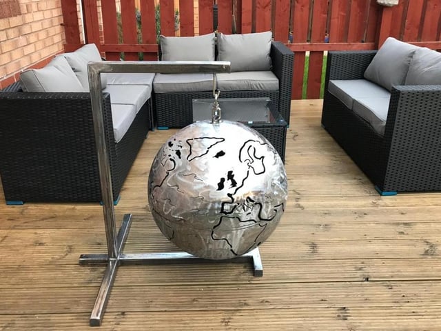 Planet earth inspired this eye-catching burner