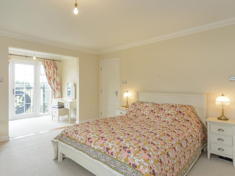 Principal bedroom.