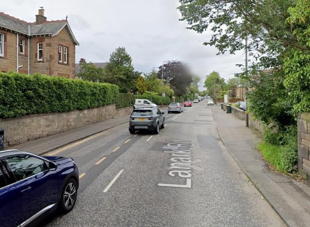 A70 westbound bus lane on approach to Gillespie Crossroads