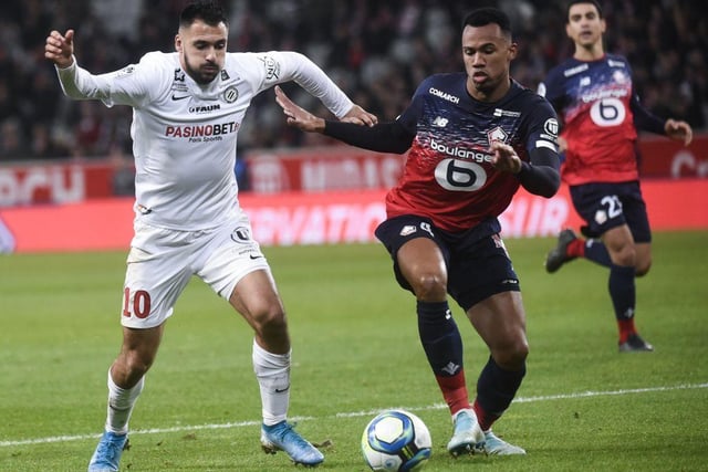 Manchester United could hijack Arsenal’s £22.6m swoop for Lille defender with Gabriel Magalhaes after they held last minute discussions with his representatives. (Various)