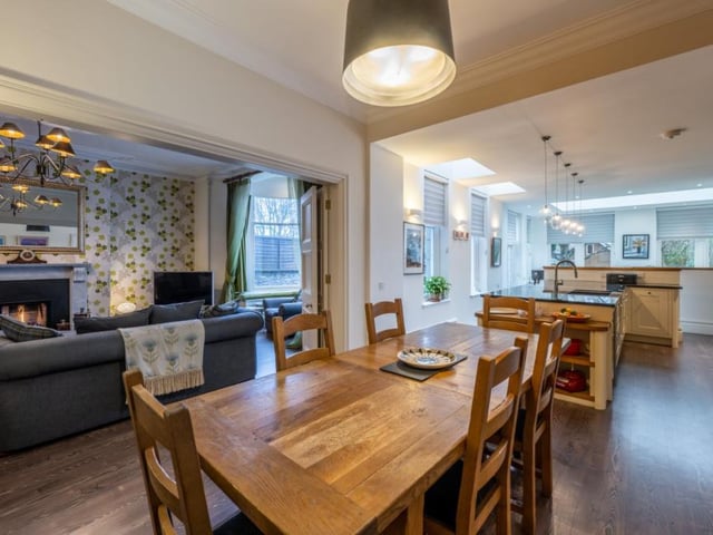 Dining room.