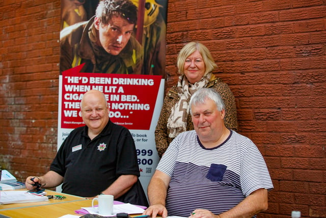 Councillor Lorna Binnie joins Donald Johnston, Community Safety Advocate for Scottish Fire and Rescue and John Hosie, Community Safety Engager for Our Place Camelon and Tamfourhill during the Safer Streets Roadshow