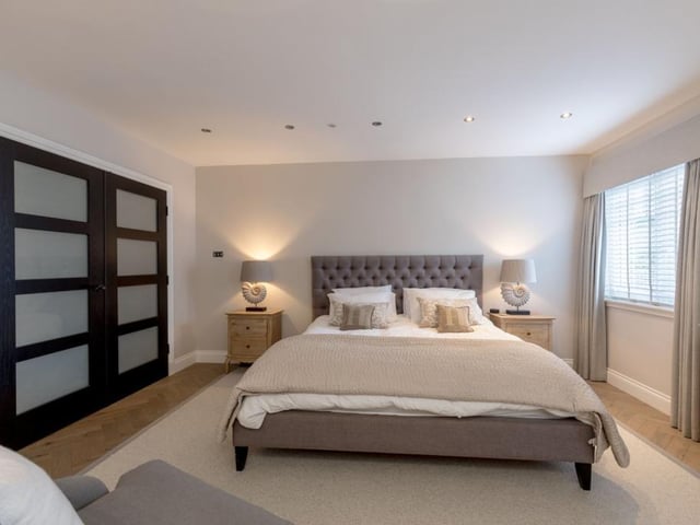 Guest bedroom.