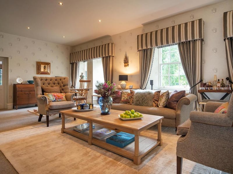 Sitting room.