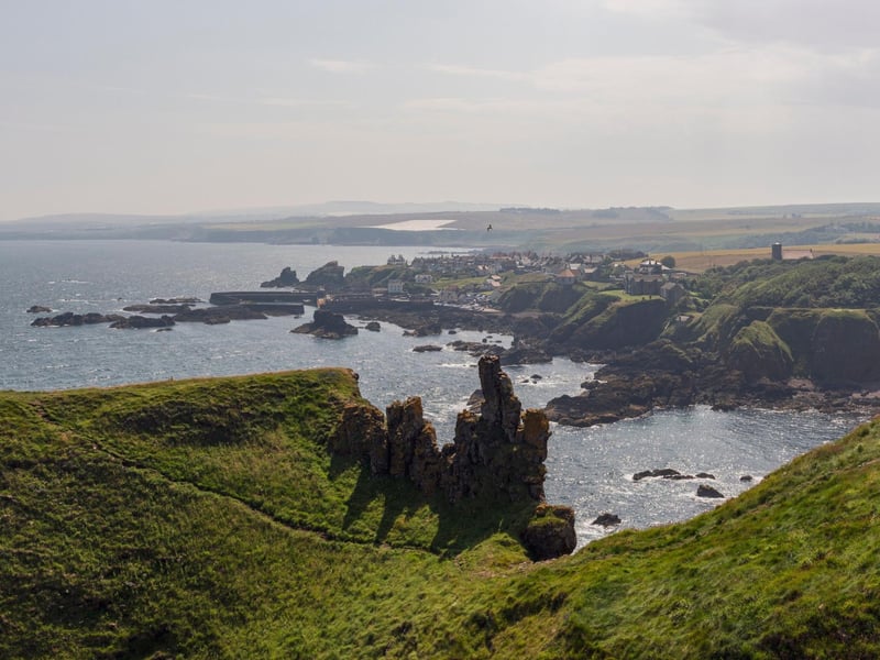 Running between Dowlaw and St Abbs (also known as New Asgard to fans of superhero movies), this 10km section of the Berwickshire Coastal Path also takes in Fast Castle, the steep 500ft cliffs of Tun Law, the cove of Pettico Wick and St Abbs Lighthouse.