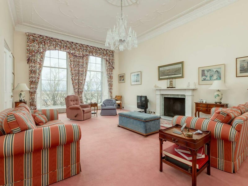 Sitting room.