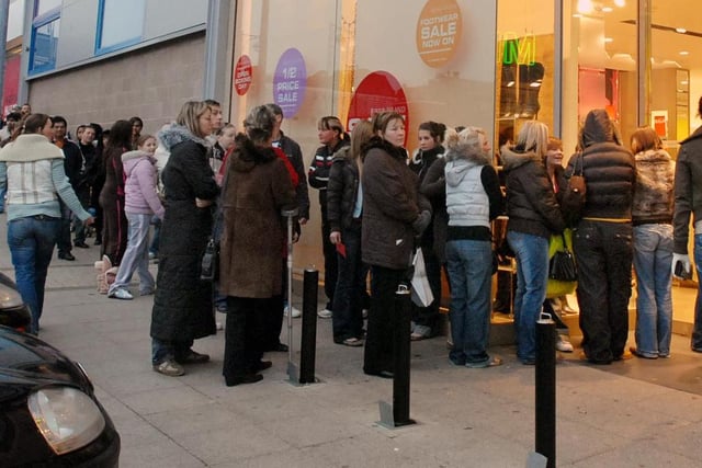 Busy in 2006 when shoppers lined up to look for bargains in the Boxing Day sales at River Island.