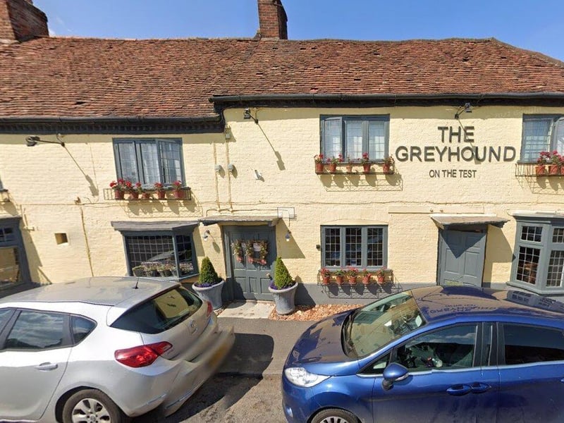 The Michelin Guide 2026 said: "The picturesque town of Stockbridge plays host to this striking mustard-coloured pub with low beams, elegant décor and a wood-burning stove. The chatty team deliver appealing modern British dishes crafted from local produce."