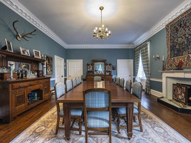 Dining room.
