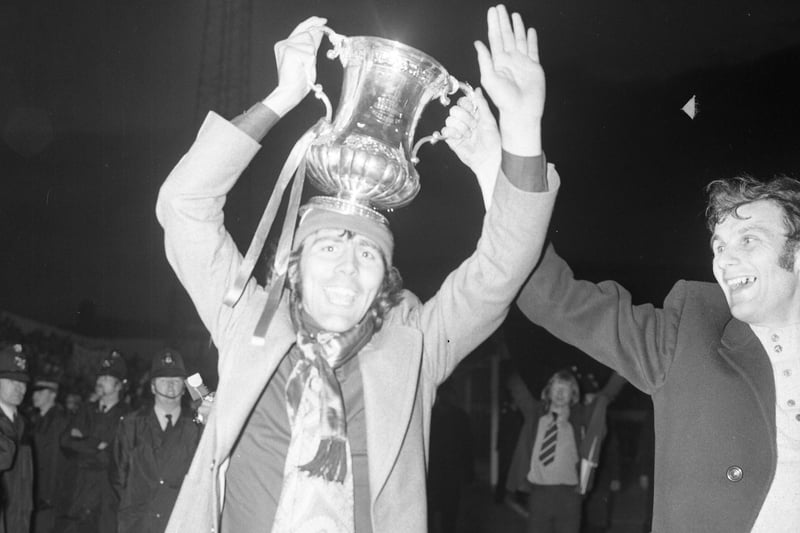 Ian Porterfield with the cup at Roker Park.