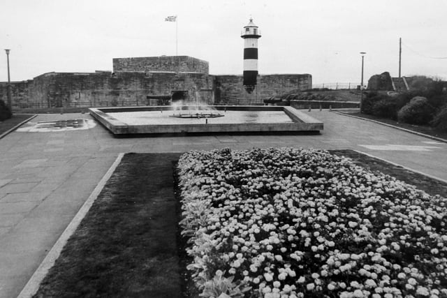 Southsea Castle and her fountain in November 1986