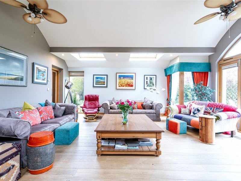 Living room / Garden room.