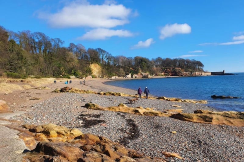 With ample free parking and stunning views of Ravenscraig Castle, this Kirkcaldy beach is popular with walkers all year round.