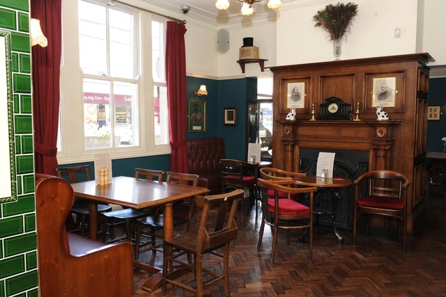 The York customarily has a fire crackling away in the grate. The pub in Broomhill dates back to the 1830s and was refurbished a decade ago by the True North Brew Co; guest ales, lots of gins and high-quality food can be expected. (https://www.theyorksheffield.co.uk)