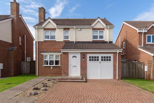 An excellent four bedroom detached house, located just a few minutes walk from the harbour and Beadnell Bay.
Price: Offers over £355,000
Contact: Sanderson Young

Picture: Right Move