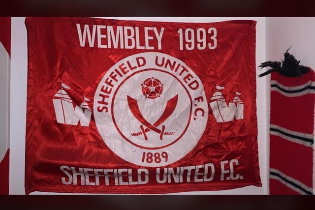 Peter 'SUFC' Blades shared this image of his souvenir United flag from the Wembley FA Cup semi-final of 1993.