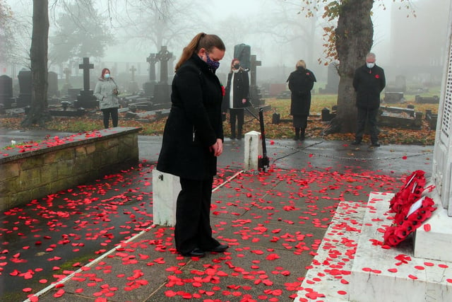 Councillor Samantha Deakin presents the wreath on behalf of Ashfield District Council at Sutton Cenotaph.   Picture : Ashfield District Council
