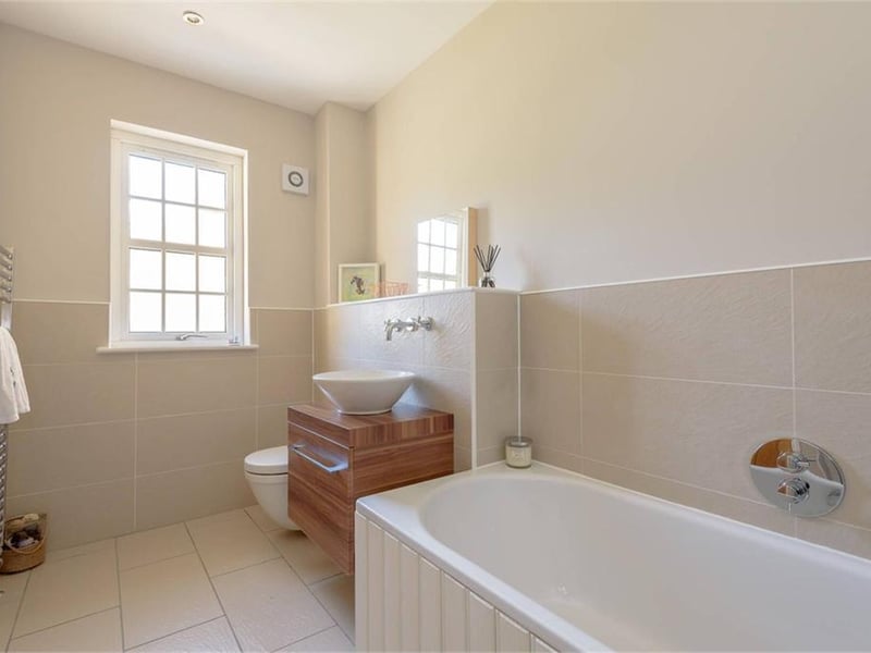 Bedroom 2 en-suite.