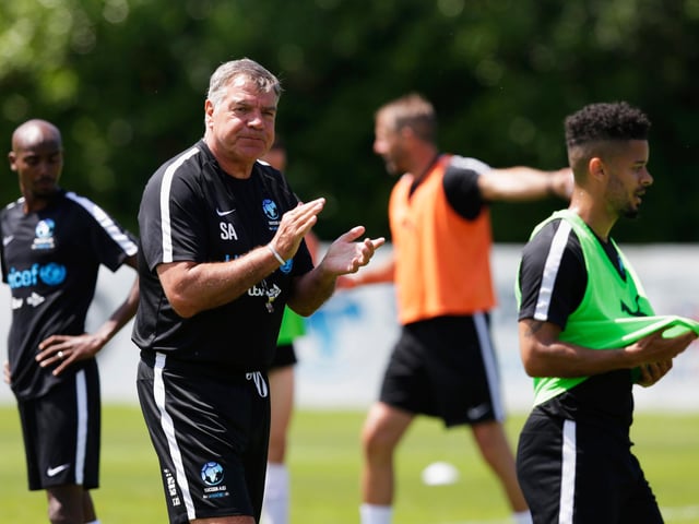 Current job: Unemployed. Last job: Everton. Career win percentage: 39.4%