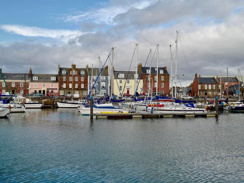 Attracting visitors to its historic abbey, where the Declaration of Arbroath was written, the town of Arbroath also has a pretty harbour, the quirky Georgian Signal Tower Museum, and is the birthplace of the very tasty Arbroath smokie.