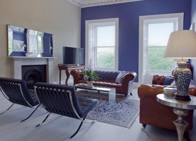 3 bed flat to rent - £3,600 pcm (£831 pw).