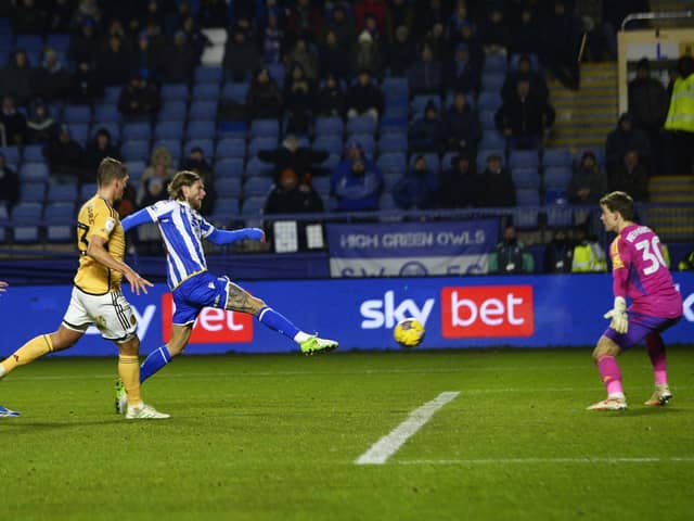 Jeff Hendrick scores Wednesday's injury-time equaliser against Leicester City (Picture: Steve Ellis)