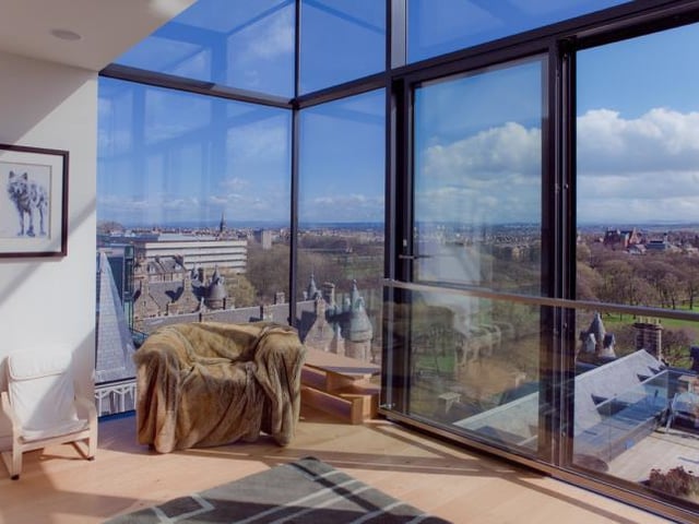 4 bed penthouse to rent - £6,200 pcm (£1,431 pw).