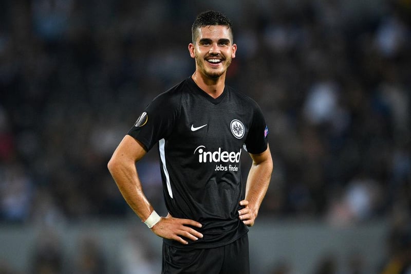 Manchester United have been offered the chance to sign Eintracht Frankfurt striker Andre Silva. (The Sun) 

(Photo by Octavio Passos/Getty Images)