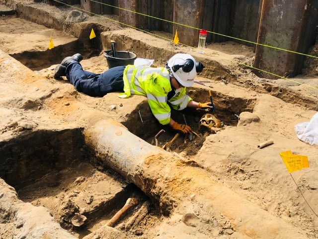 Archaeologists started to dig up the site outside of South Leith Parish Church on Constitution Street on Wednesday, following previous investigations revealing that the church’s graveyard extended well beneath the current road surface.