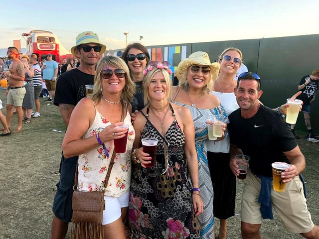Dee Cobb, Phillipa Gordon, Sharon Groves, Lee, Eve Speed, Jane Stechman at Victorious Festival.