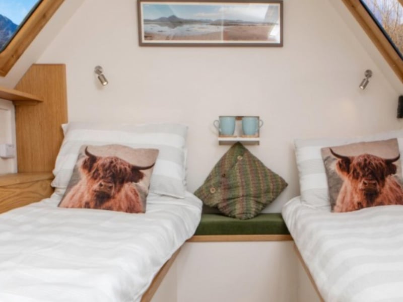 The single bed configuration.