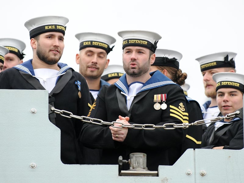 12th December 2014. Sailors on board HMS Defender as she arrived home from the Northern Gulf. Picture: Sarah Standing (143541-8769)