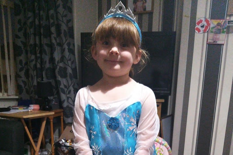 Amelia as Frozen's Elsa.