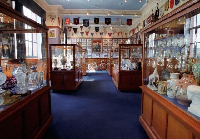 Which domestic trophy have Rangers won more often - the Scottish Cup or League Cup?