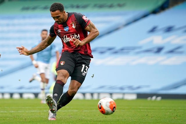 Newcastle United could beat Aston Villa to the signing of Bournemouth striker Callum Wilson, with a rumoured offer including versatile midfielder Matt Ritchie believed to be of interest to the Cherries. (Sky Sports)