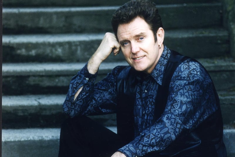 Alvin Stardust - a stalwart of the 70s and Tops Of The Pops, hit the road to Kirkcaldy for a live gig
