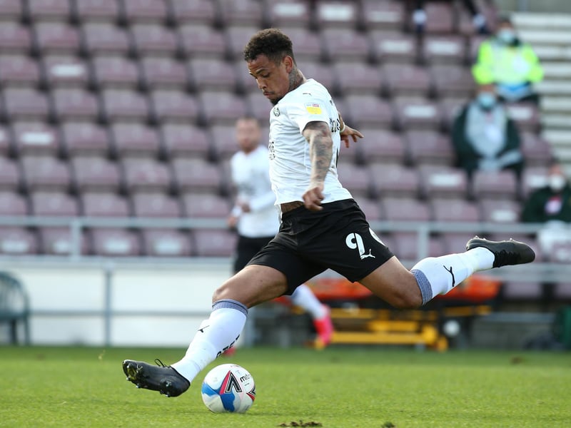 Sheffield United have been tipped to challenge Rangers for Peterborough United's £5m-rated sensation Jonson Clarke-Harris this summer. He's scored a stunning 28 goals so far this season, after joining last year to replace Ivan Toney. (HITC)